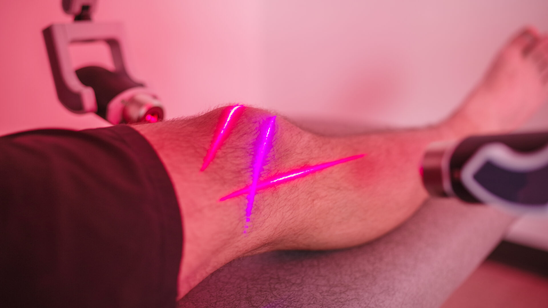 Medical Laser Therapy for Knee Pain at Functional Medicine Plus Toledo OH